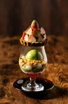 12月-3月限定魅惑の食べる宝石箱季節のフルーツタルトパフェ旬のフルーツを使用した人気のタルトパフェです。『和パフェ』季節によって旬の食材が変わります。