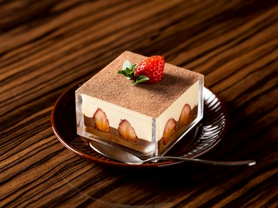 【シャインマスカットフェアー】魅惑の食べる宝石  エメラルドシャインマスカットタルトパフェ