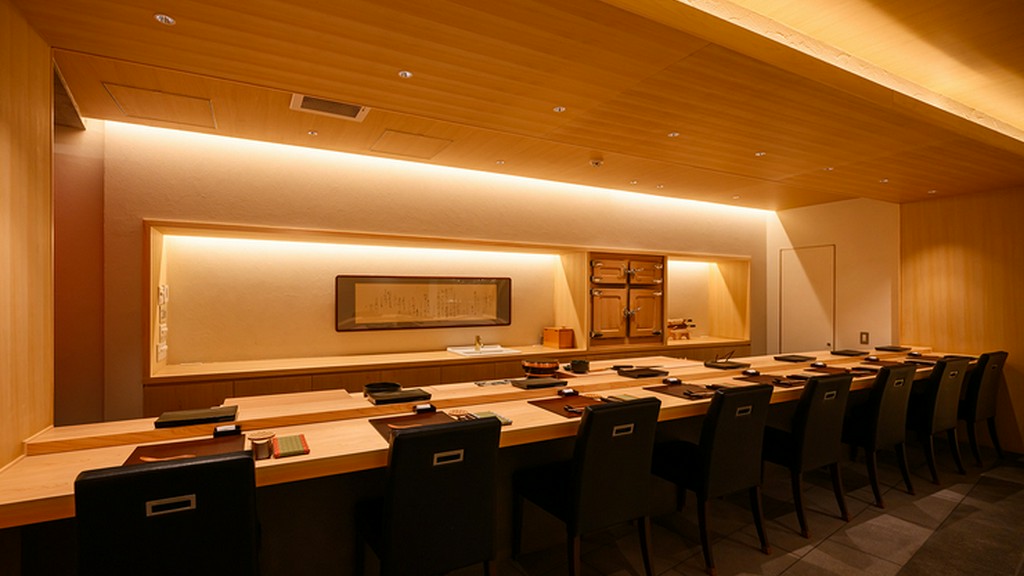 旬の味わいと職人技が織りなす、忘れられない記念日の一席を