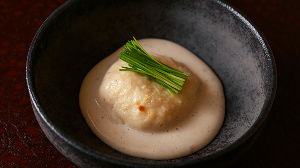 『真鱈の白子ポタージュ フグの白子焼きのせ』