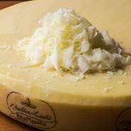イタリアのチーズや国産チーズを料理によって使い分ける