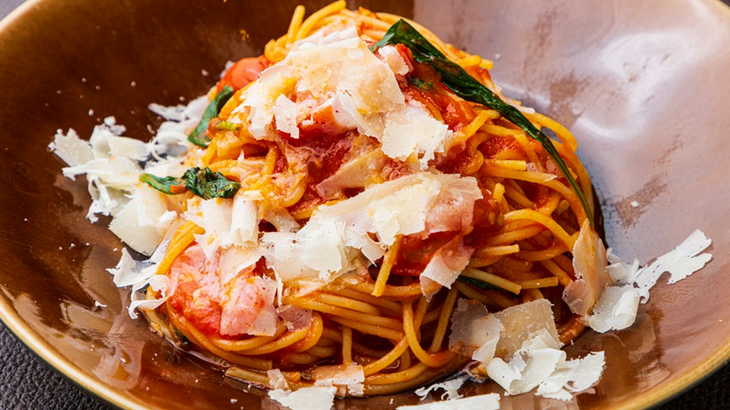  シシリアンルージュとバジリコのトマトソース スパゲッティーニ リコッタチーズ添え