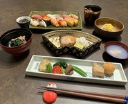 旬の食材にこだわったおまかせプラン。ご宴会や接待など、様々なシーンでご利用頂ける桂田の人気プランです。ゆっくりとお食事を楽しみたい時に是非ご利用ください。