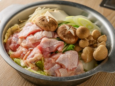 濃密な鶏の旨みに心満たされる『水炊き鍋』