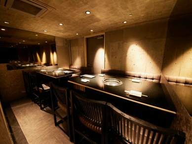 和の趣が息づく上質な店内には個室も完備