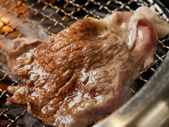 一口で魅せられる旨み『焼きしゃぶサーロイン　卸しポン酢添へ』