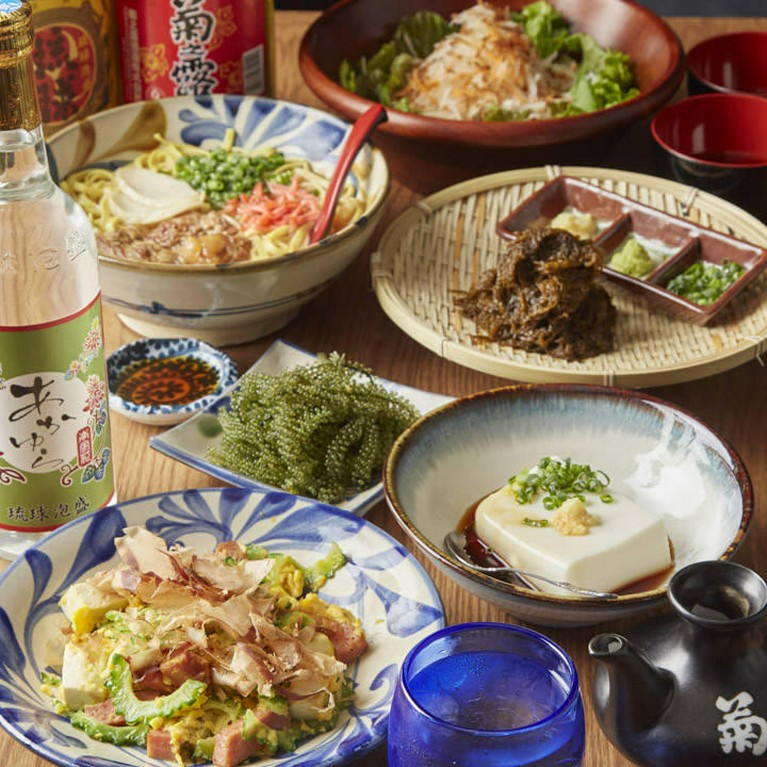 ちゃんぷるー、〆はそれぞれ２品からお好きな方をお選び頂けます
定番沖縄料理が楽しめるコースです