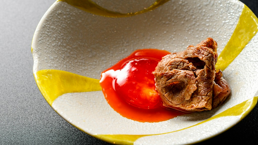 香ばしさと但馬玄サーロインの柔らかさを満喫『但馬玄ロース＆漬け卵黄』