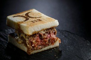 「但馬玄」を100％使った『但馬玄ハンバーグサンド』