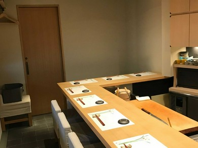 普段使い、また大切な方とのお食事の場に