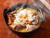 じっくりコトコト煮込み、素材の旨みを引き出した『もつ煮込み』