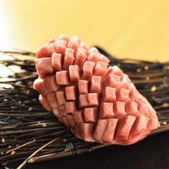 圧倒的なオーダー率を誇る、人気No.1メニュー『名物厚切タン　60g』