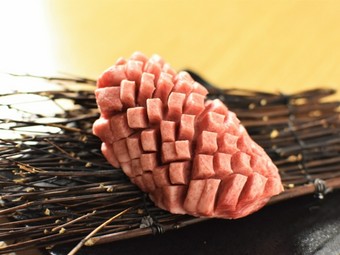 圧倒的なオーダー率を誇る、人気No.1メニュー『名物厚切タン　60g』