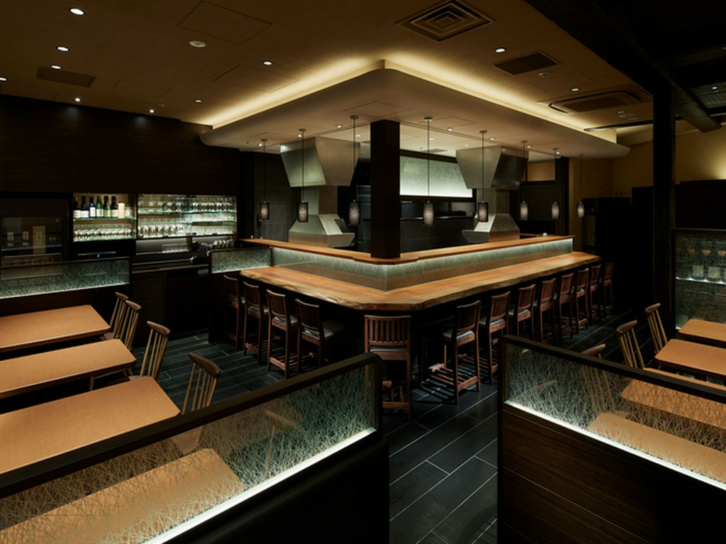 串の坊ならではの臨場感あふれるカウンター席