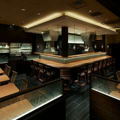 串の坊ならではの臨場感あふれるカウンター席