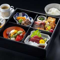 【ランチ限定】「松花堂弁当」お造りや金谷特製ビーフシチューなど季節を感じる味。　デザート・コーヒー付