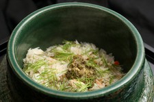 冬の味覚「松葉蟹」と「虎河豚」などの季節食材を堪能