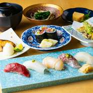 ハイクオリティな料理を供しつつ、誰もがリラックスして憩える雰囲気を貫く店。幅広い世代のデート、ご夫妻での食事にピッタリです。土日祝の寿司コースは、東京旅行中の海外＆日本のゲストにも大人気！
