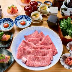 とろけるような肉の旨みを堪能できる『すき焼き』