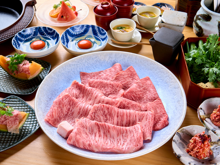 < Bữa tối > Món Sukiyaki thịt bò đen Nhật Bản [Thịt] OMAKASE