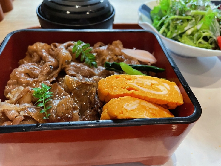 <Lunch> Lunch set: Grilled shabu-shabu rice bowl