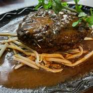 ※ご予約2日前にご来店最終確認でご連絡をさせて頂く場合がございます。ご連絡のつく電話番号をご記載ください。
※苦手な食材がある場合、アレルギーをお持ちの方、また、小学生以下のお子様、妊娠中のお客様が同席の場合は、ご予約時に備考欄にご記載ください。