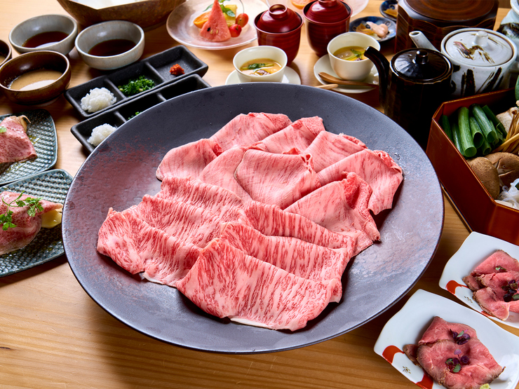 <Lunch> All-you-can-eat shabu-shabu Japanese black beef [meat] mixed serving (marbled + lean) 