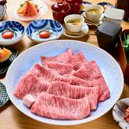 ※ディナータイム　サービス料変更のお知らせ
■改定日　8月1日～　改定後サービス料15％
※ご予約2日前にご来店最終確認でご連絡をさせて頂く場合がございます。ご連絡のつく電話番号をご記載ください。
※コース内に一部「生肉」を使用したメニューの提供がございます。苦手な場合、苦手な食材がある場合、アレルギーをお持ちの方、また、小学生以下のお子様、妊娠中のお客様が同席の場合は、ご予約時に備考欄にご記載ください。