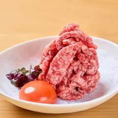 極上肉を“生”で味わう贅沢『特選部位の和牛の刺身』