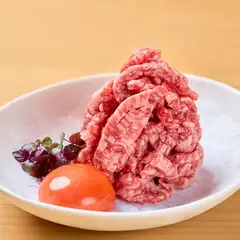 極上肉を“生”で味わう贅沢『特選部位の和牛の刺身』