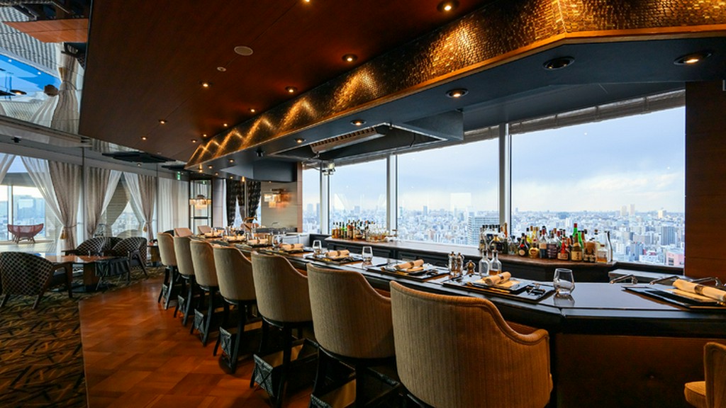 地上31階で味わう贅沢。ホテル最上階の鉄板焼レストラン