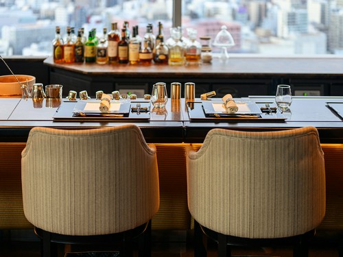 街並みを眺めつつ優雅なランチ・ディナータイムを