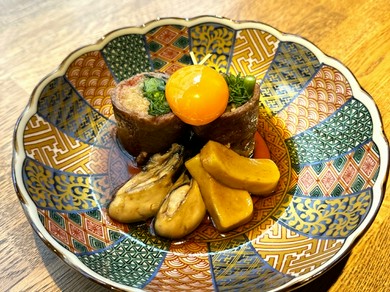 九州醤油で作った『牡蠣と和牛のすき焼き巻き皿』