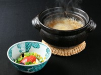 前菜から始まり、ご飯・デザートも付いたスタンダードなコースです。