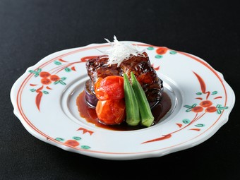 記念日や大切な接待に人気のコース。スペシャルコースは完全予約制となります。