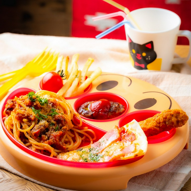 アンパンマンキッズプレート（おもちゃつき）