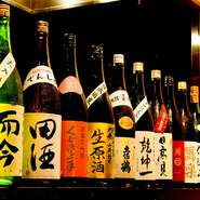 日本酒は全国各地のものを取り寄せ、それぞれのお料理に合うものをご提案しております。