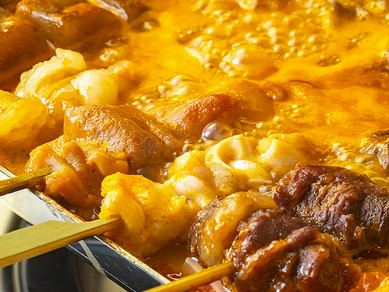 牛ホルモン串　煮込み鍋