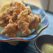 オリジナル唐揚げに、定番の枝豆、ポテトフライ等、軽く一杯に最高のおつまみを揃えました。