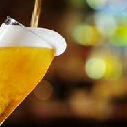 キリッと冷えた生ビールをはじめ、さまざまな味わいを楽しめる瓶ビールもご用意しております。お料理との相性はもちろん、その日の気分に合わせてお選びいただけます。まずは一杯、乾杯のお供にどうぞ。🍺