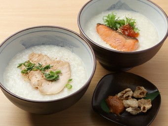 鶏ガラベースの優しい味わい『和風鶏出汁粥』