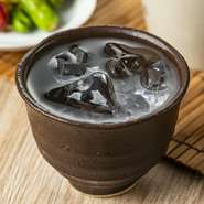 厳選した日本酒とワインを各種ご用意しております。すっきりとした飲み口から芳醇な味わいまで、その日の気分やお料理に合わせてお楽しみいただけます。お気軽にスタッフまでお尋ねください。🍶🍷✨
