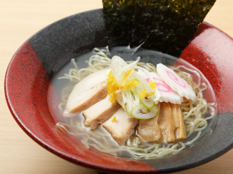 食事にも〆にも活躍『濃厚鶏だし柚子塩らーめん』