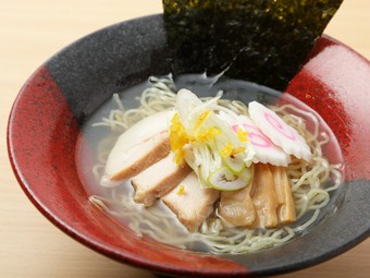 食事にも〆にも活躍『濃厚鶏だし柚子塩らーめん』