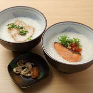 ランチタイムにもオススメのお粥メニュー。『和風鶏出汁粥』『濃厚クリーム粥』の2種をベースとした、個性豊かなトッピングたちとの組み合わせを楽しめます。