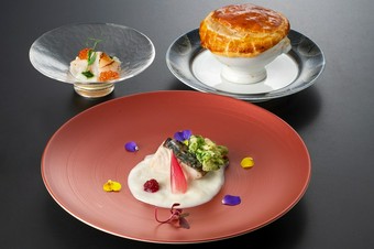 和と洋を融合したディナーコース『おすすめ会席　桃華』