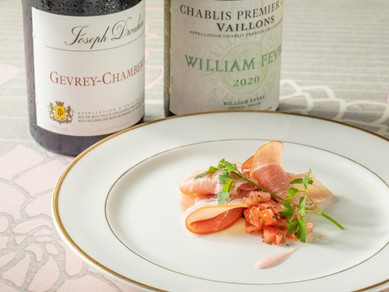 お肉とのマリアージュを楽しむワインや、地酒等のドリンクも厳選