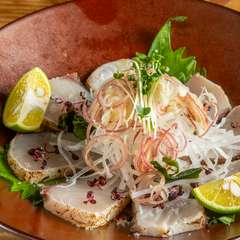 全国各地から取り寄せる旬の鰆を使った逸品『鰆塩タタキ』