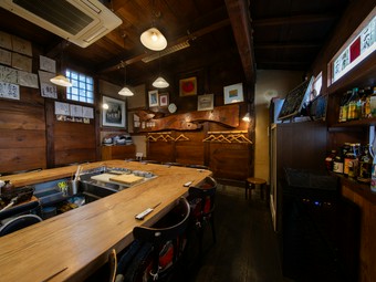 誰でも気軽に集い、心がほっと安らぐ温もり感じる料理店