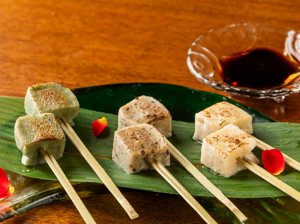 京都から直送されるこだわりの一品『京都直送　生ふ三種　(ごま、よもぎ、あわ)』